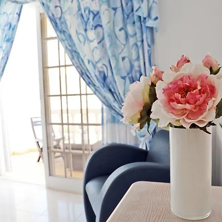 Flow House - Surf Kite Surf School Bed & Breakfast