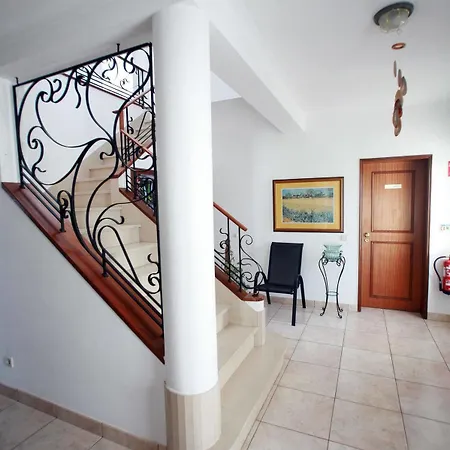 Flow House - Surf Kite Surf School Bed & Breakfast 3*