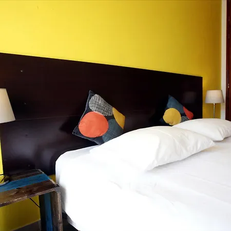 Flow House - Surf Kite Surf School Bed & Breakfast