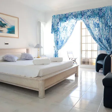 Flow House - Surf Kite Surf School Lagos