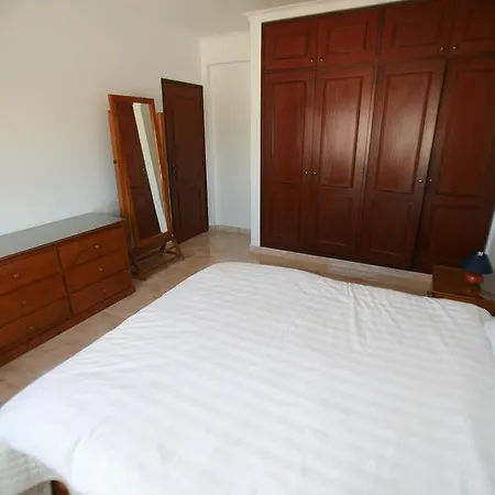 Flow House - Surf Kite Surf School Bed & Breakfast