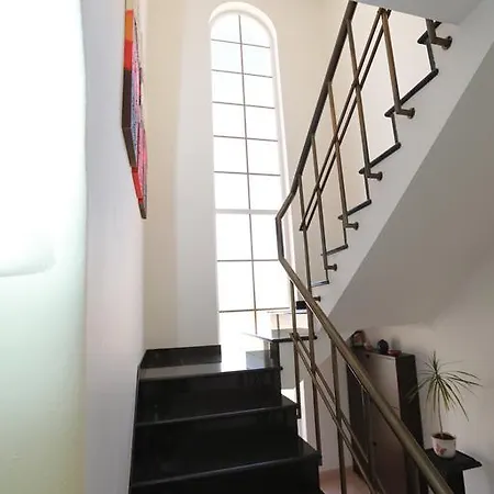 Flow House - Surf Kite Surf School Bed & Breakfast