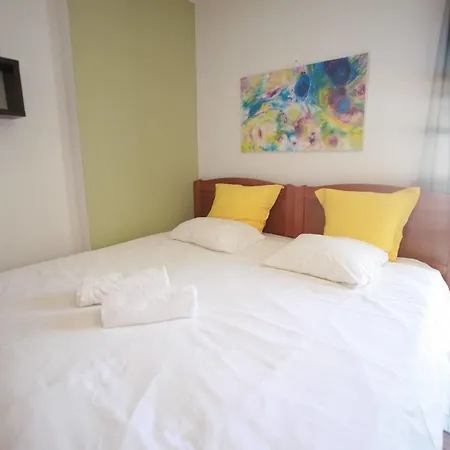 Flow House - Surf Kite Surf School Bed & Breakfast
