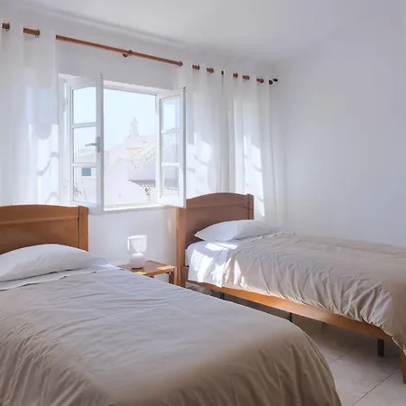 Flow House - Surf Kite Surf School Bed & Breakfast