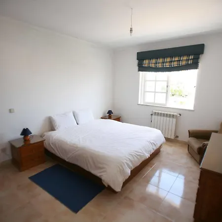 B&B Flow House - Surf Kite Surf School 라고스